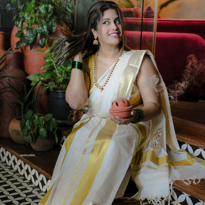 Golden Foil Kasav Set Mundu