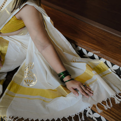 Golden Foil Kasav Set Mundu