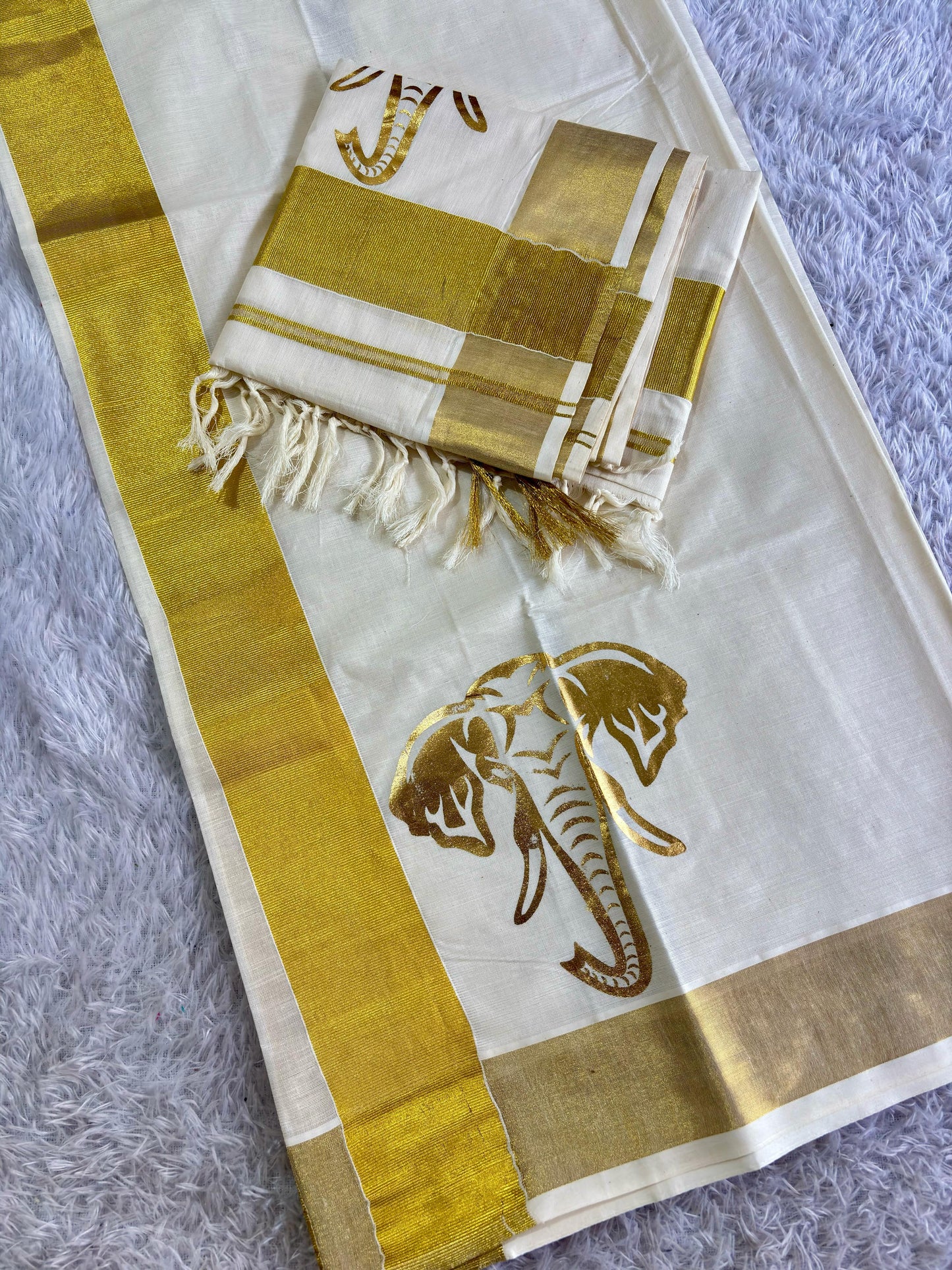 Golden Foil Kasav Set Mundu